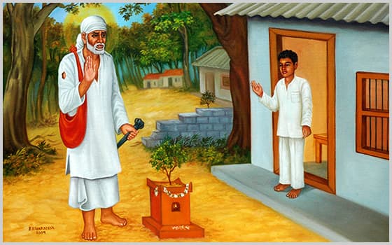 Pujya Sri Gurumurthy Guruji blessing devotees
